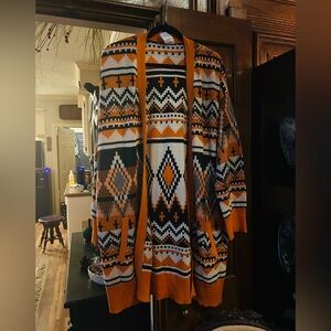 Serra Geometric Orange and Black Cardigan